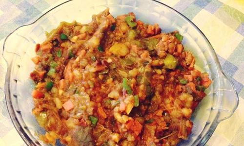 如何制作美味的西红柿牛肉土豆泥（简单易学的家常菜，享受美食的乐趣）-第3张图片-美味行家