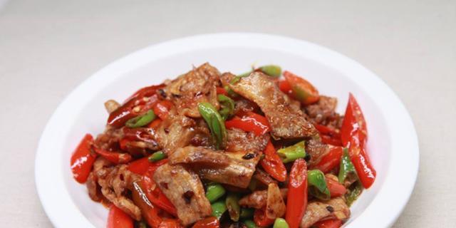 美味小炒花肉，一道下饭好菜（用心烹制，每一口都是满足）-第1张图片-美味行家