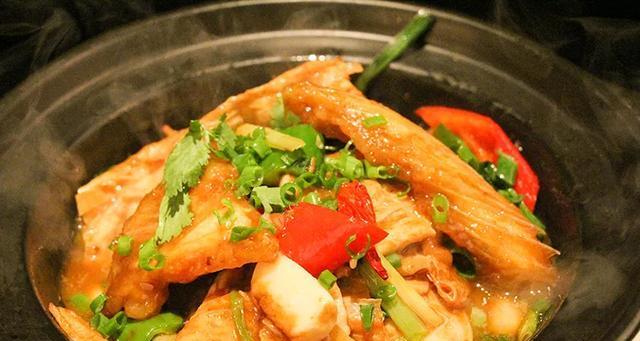 美味鱼腩烧豆腐（用鱼腩和豆腐制作的一道香甜美味佳肴）-第3张图片-美味行家