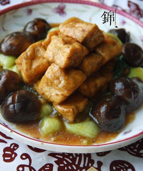 家常美食——油菜炖豆腐（健康营养的素菜佳肴）-第1张图片-美味行家