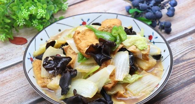 家常美食——油菜炖豆腐（健康营养的素菜佳肴）-第3张图片-美味行家