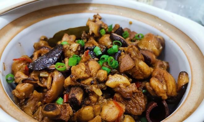 香菇烧鸡块的制作方法（美味健康的家常佳肴）-第1张图片-美味行家