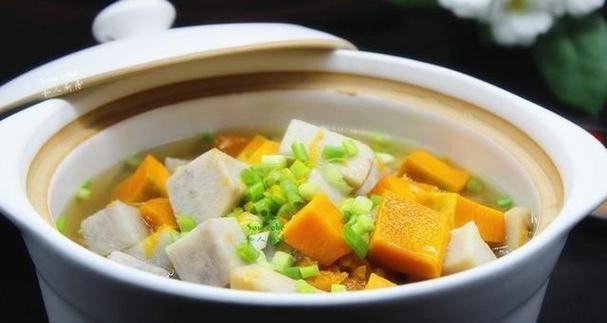 椰汁南瓜芋头煲的做法（清新爽口，营养丰富的家常菜）-第2张图片-美味行家