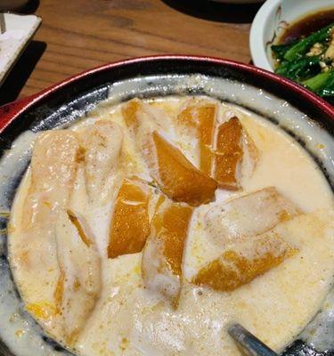 椰汁南瓜芋头煲的做法（清新爽口，营养丰富的家常菜）-第3张图片-美味行家