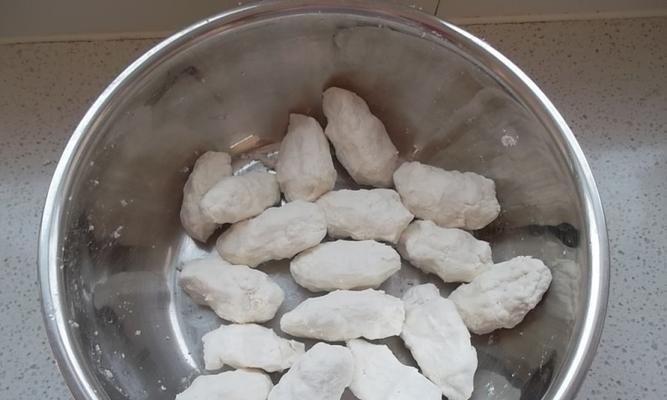 家常美食，手工以酸燉子（酸爽开胃，家庭烹饪的必备技能）-第2张图片-美味行家