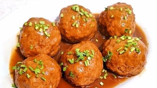 三鲜狮子头的制作方法（传统美食的独特魅力）-第2张图片-美味行家