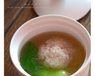 三鲜狮子头的制作方法（传统美食的独特魅力）-第3张图片-美味行家