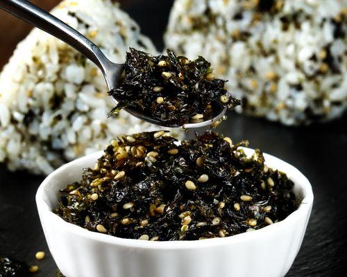 芝麻夹心海苔，美味无比（以最好吃的做法为主，教你制作完美的海苔夹心小食）-第1张图片-美味行家