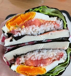 DIY水果寿司饭团，健康又美味！（用水果打造彩虹饭团，趣味十足）-第1张图片-美味行家