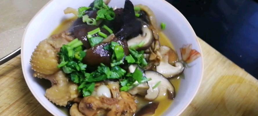 简单易学的香菇鸡块做法，让你的家人大饱口福（简单易学的香菇鸡块做法，让你的家人大饱口福）-第1张图片-美味行家
