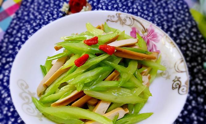 用雪菜炒香干的美味做法（做法简单易学，爽口可口的下饭佳品！）-第1张图片-美味行家