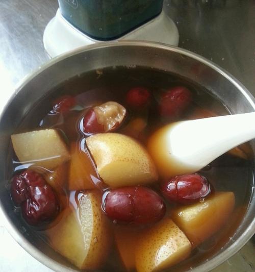 枣茶，滋补养生的健康饮品（以红枣为主的茶饮，养生之道）-第1张图片-美味行家