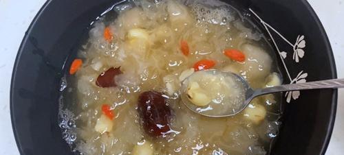 银耳甜汤的做法（健康又美味的甜品）-第2张图片-美味行家