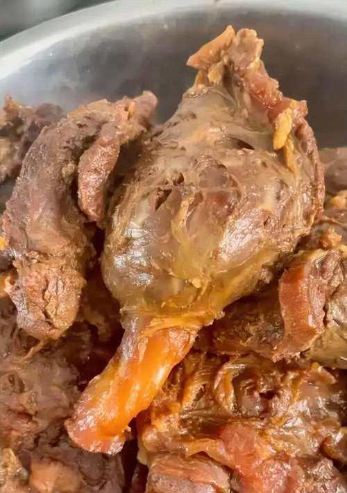 茶香卤牛肉的制作方法（传统名菜，鲜嫩多汁的美食享受）-第1张图片-美味行家