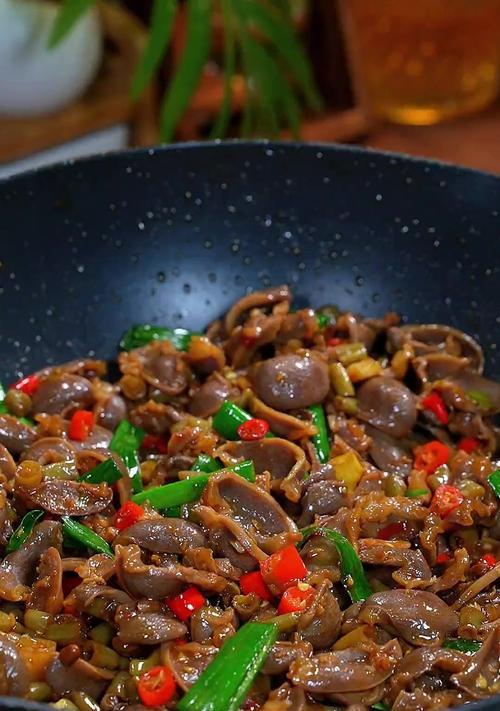 蒜香鸡胗的制作方法（健康美味的佳肴，尽在家中厨房）-第3张图片-美味行家