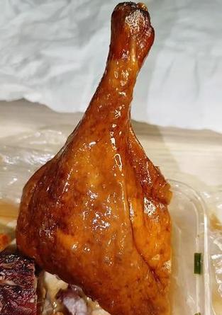 DIY笋干烧鸭，美味又健康！（掌握这个技巧，让你的厨艺更上一层楼！）-第1张图片-美味行家