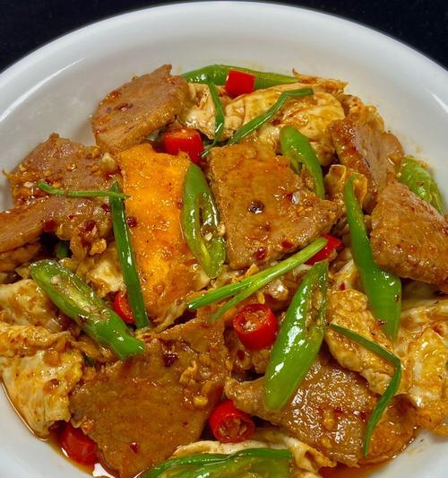 一碗香，让你的味蕾燃起来！（探秘香气十足的烹饪技巧与食材）-第3张图片-美味行家