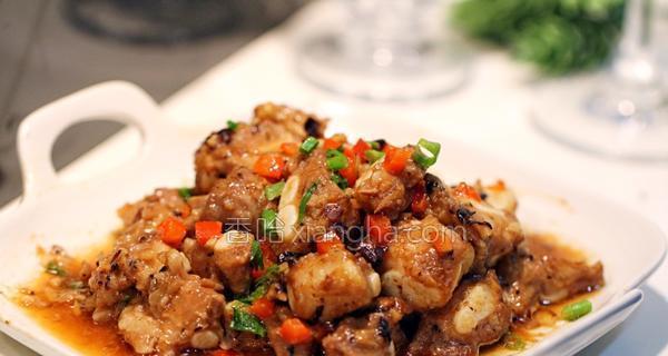 双耳蒸排骨，美味健康的家常菜（蒸出健康，鲜香入味，享受美食乐趣）-第2张图片-美味行家