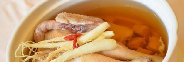如何煲制美味的人参老母鸡汤（传统食谱，提高免疫力的好选择）-第3张图片-美味行家