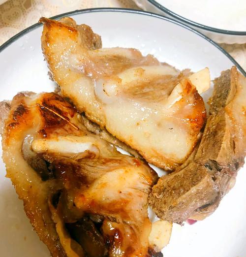 享受美食，炖出美味——以鲜桂圆炖羊排的做法（颠覆口感，美味加倍！/丰富口感，营养满满！）-第1张图片-美味行家