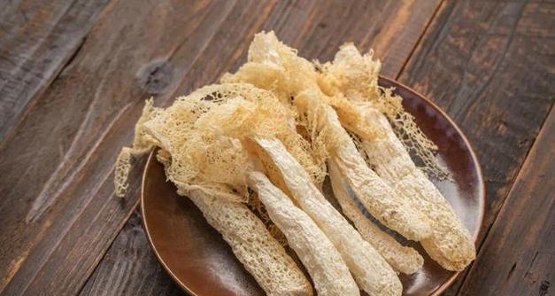 竹荪豆腐卷的制作方法（营养美味的自制卷菜）-第3张图片-美味行家