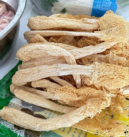 手把手教你制作美味椰子鸡（自制椰子鸡的做法及步骤详解）-第1张图片-美味行家