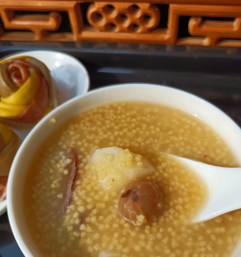 山药片小米粥的制作方法（健康简单，营养丰富的早餐选择）-第3张图片-美味行家
