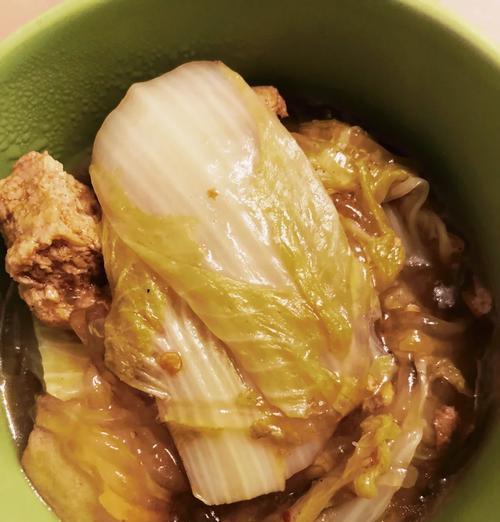 家常菜谱——娃娃菜炖冻豆腐（营养美味的素食佳肴，简单易学的烹饪技巧）-第1张图片-美味行家