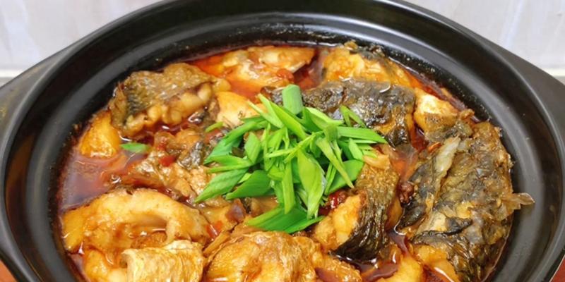 美味家常菜——鱼块炖豆腐（用最简单的食材，制作最好吃的鱼块炖豆腐）-第1张图片-美味行家
