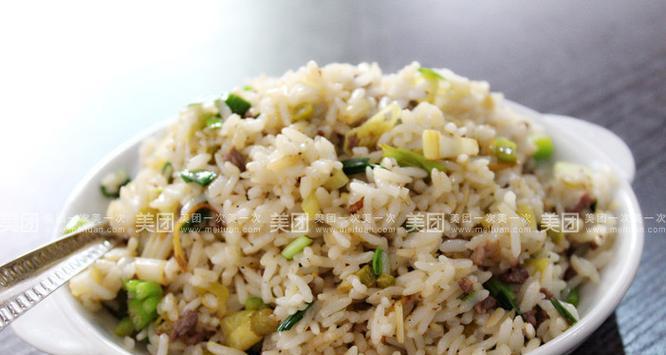 肉丁包菜炒饭，轻松学会！（健康美味的自制炒饭，营养又好吃！）-第2张图片-美味行家