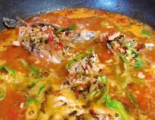 小鱼汤豆腐的做法（一锅浓郁的海鲜口感，轻松做出美味汤豆腐）-第2张图片-美味行家