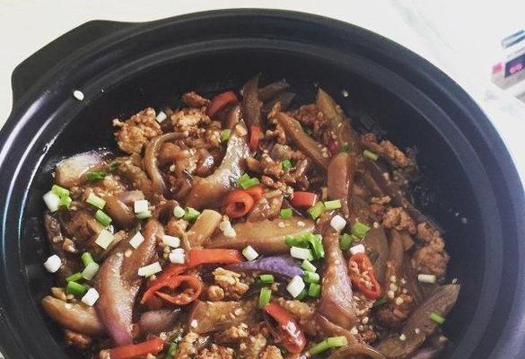 蒜香肉末茄子的制作方法（口感鲜美、营养丰富的健康佳肴）-第3张图片-美味行家