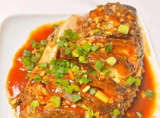 爆炸美味，炸大鲤鱼全攻略（鲜香可口，轻松学会如何炸出外皮酥脆的大鲤鱼）-第2张图片-美味行家