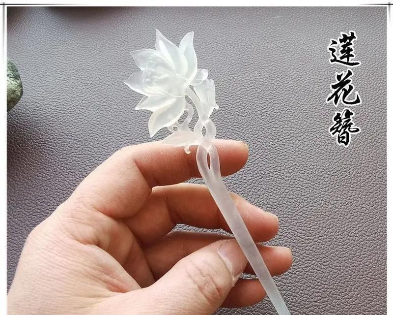 白玉翡翠，华丽珠宝的代表（从选石到雕刻，揭秘白玉翡翠的制作工艺）-第3张图片-美味行家