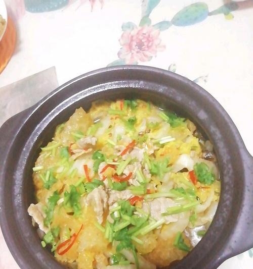 猪皮肉渣炒白菜的做法（美味又营养的家常菜）-第3张图片-美味行家