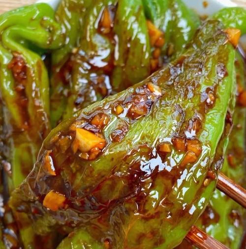 以油煎辣椒，香辣美味不可挡！（辣椒炒起来，几招让你爱不释口！）-第3张图片-美味行家
