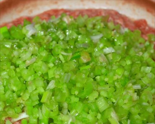 丝瓜肉馅饺子的做法（家常美食）-第3张图片-美味行家