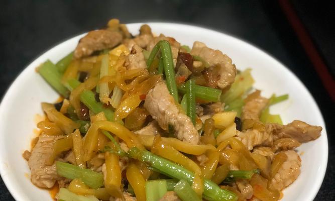 榨菜干子毛豆炒肉丝，美味可口健康营养-第3张图片-美味行家