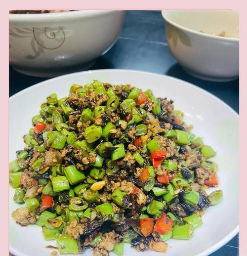 四季豆橄榄菜炒叉烧肉的做法-第3张图片-美味行家