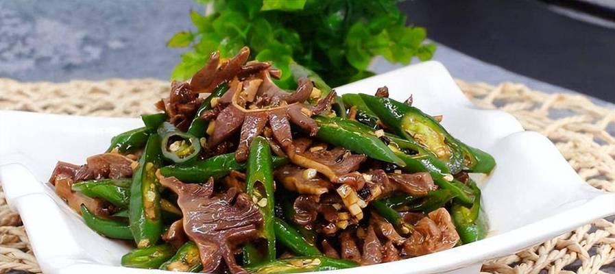 香辣可口，菜椒炒鸭肫！（家常菜谱，烹饪大全，尝鲜体验！）-第1张图片-美味行家