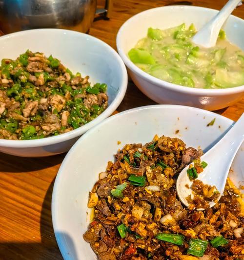香煎五花肉炒猪肝（传统家常菜谱，美味可口的佳肴）-第2张图片-美味行家
