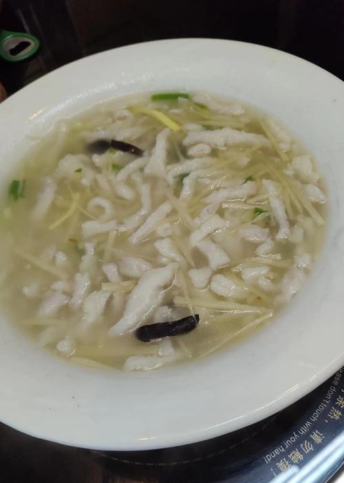 手把手教你做炸兴国鱼丝（用实际行动传承中华美食文化，让口感升级成幸福的味道）-第3张图片-美味行家
