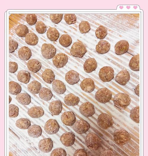 酥炸藕丸制作秘籍（掌握藕丸的制作技巧，让口感更加诱人）-第2张图片-美味行家