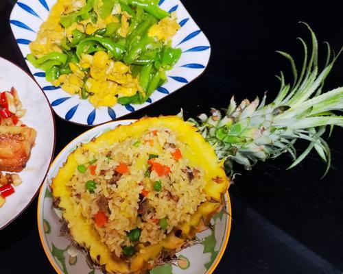 五彩奶香菠萝饭，让口感与颜值并存（奶香浓郁，色彩艳丽的美食佳品）-第1张图片-美味行家