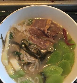 健康营养的杂蔬炖粉条，让你吃出好身体！（一道营养丰富的素食菜谱）-第1张图片-美味行家