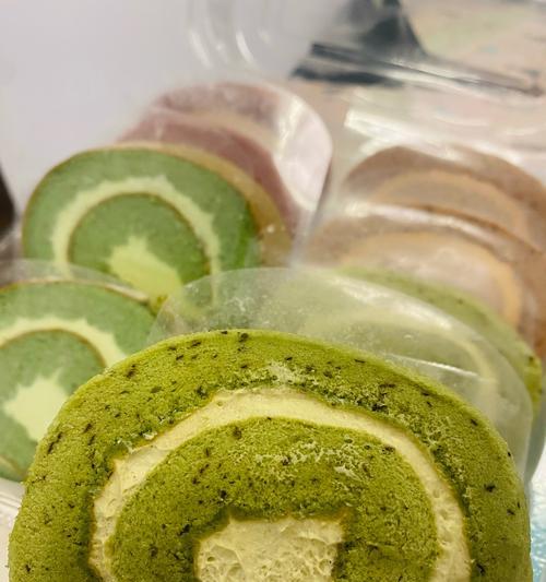 原味瑞士卷——如何制作完美蛋糕卷（掌握制作技巧，让你的瑞士卷更加美味！）-第1张图片-美味行家
