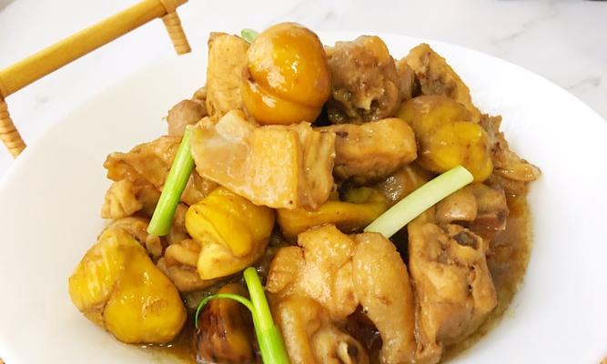 美味健康的板栗焖鸡（用板栗和鸡肉打造的家常美食）-第2张图片-美味行家