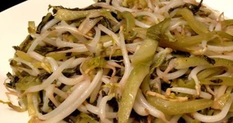 用猪油渣炒出的鲜美黄豆芽（传统家常菜做法，营养美味一起兼备）-第3张图片-美味行家