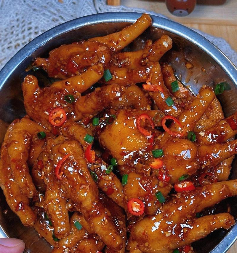 香辣卤鸡爪制作方法（家庭美食，鲜香可口）-第1张图片-美味行家