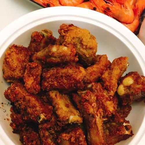 学会如何以生炸排骨制作美食（这个秘诀让你的炸排骨又脆又香）-第2张图片-美味行家